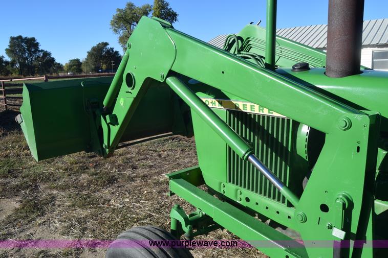image for item K4787 John Deere 3010 tractor