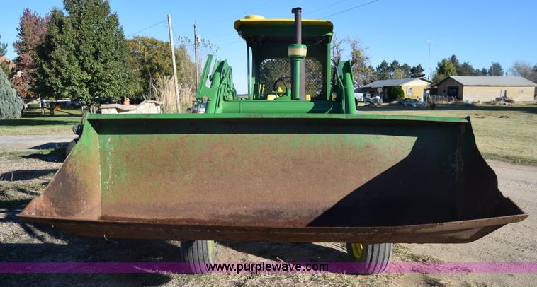 image for item K4787 John Deere 3010 tractor