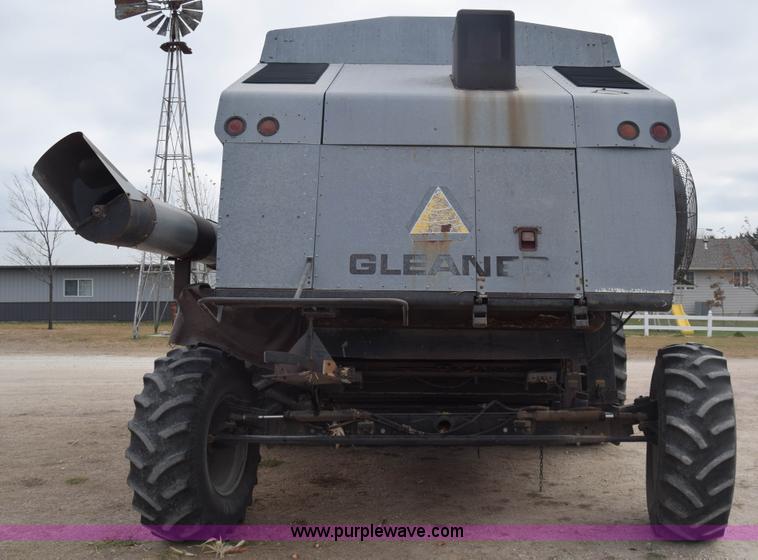 image for item K4849 1979 Gleaner N7 combine