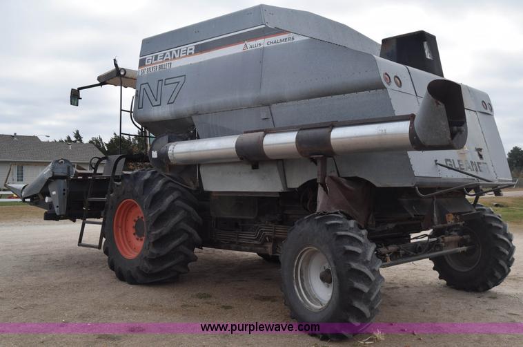 image for item K4849 1979 Gleaner N7 combine