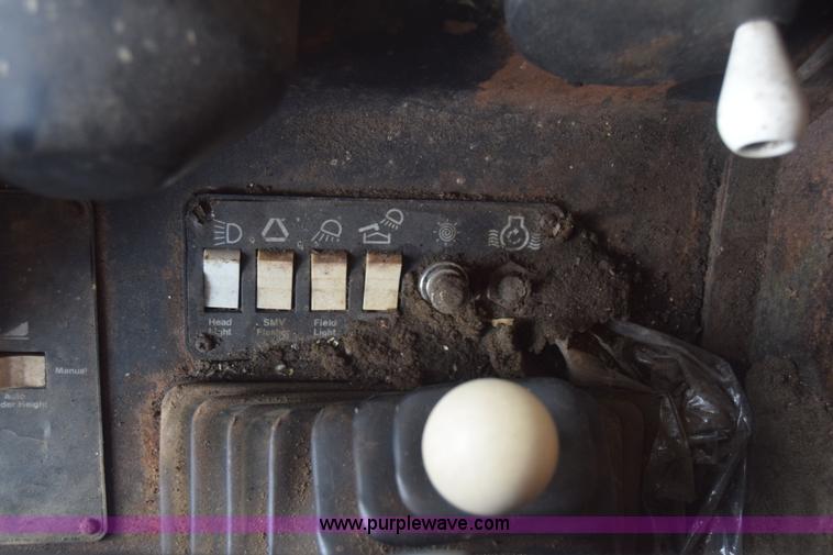 image for item K4849 1979 Gleaner N7 combine