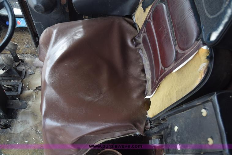 image for item K4849 1979 Gleaner N7 combine