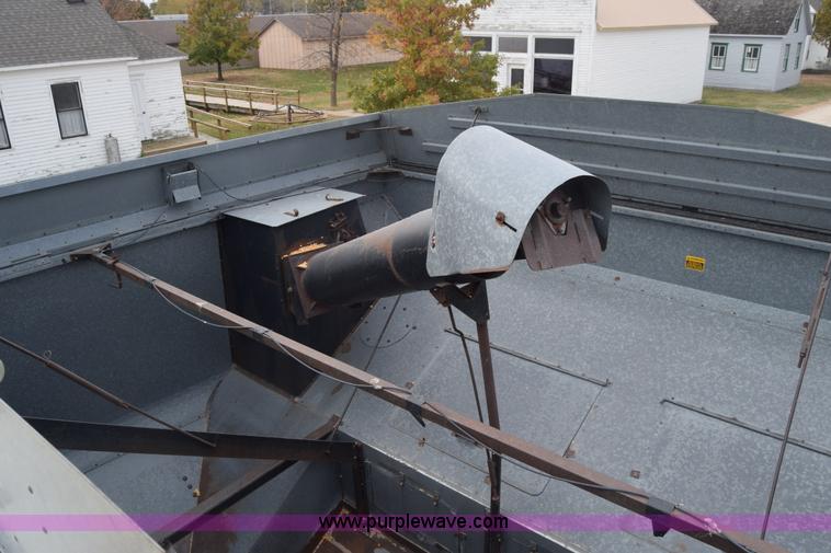 image for item K4849 1979 Gleaner N7 combine