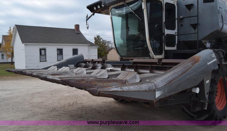 image for item K4849 1979 Gleaner N7 combine