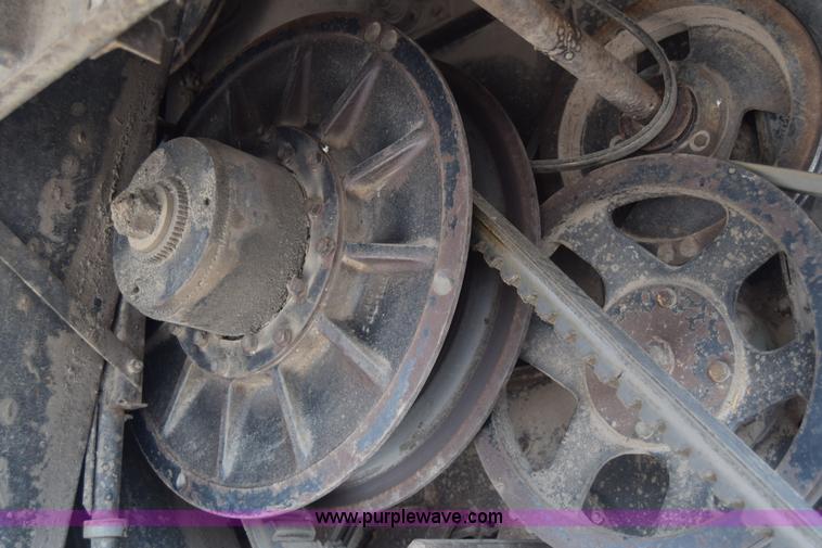 image for item K4849 1979 Gleaner N7 combine