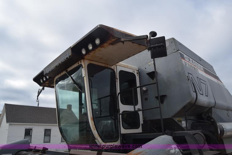 image for item K4849 1979 Gleaner N7 combine