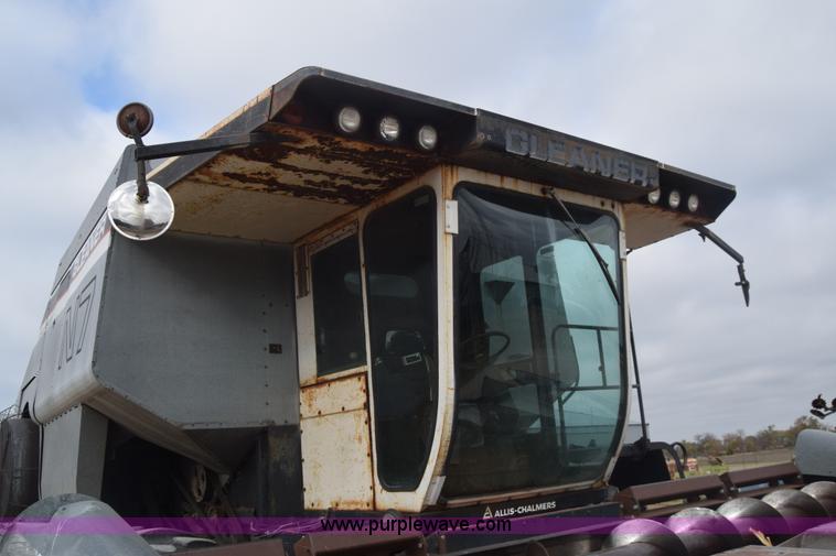 image for item K4849 1979 Gleaner N7 combine