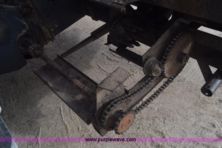 image for item K4849 1979 Gleaner N7 combine