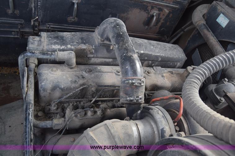 image for item K4849 1979 Gleaner N7 combine