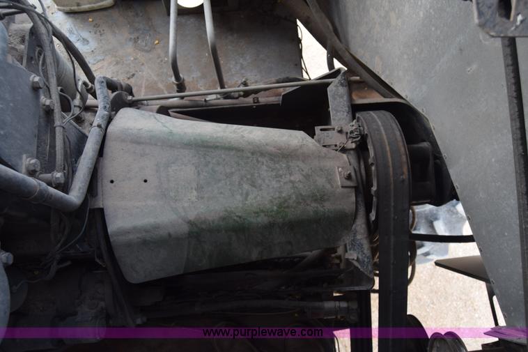 image for item K4849 1979 Gleaner N7 combine