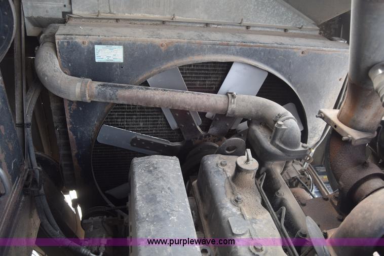 image for item K4849 1979 Gleaner N7 combine