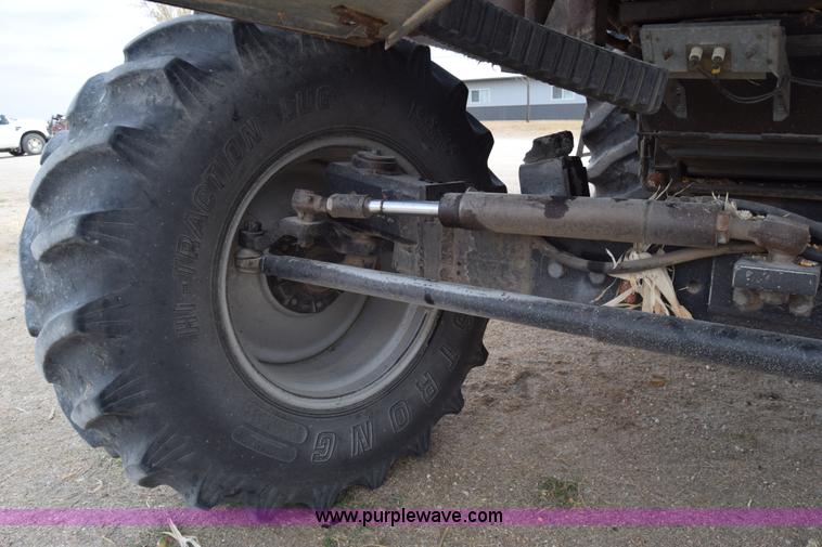 image for item K4849 1979 Gleaner N7 combine