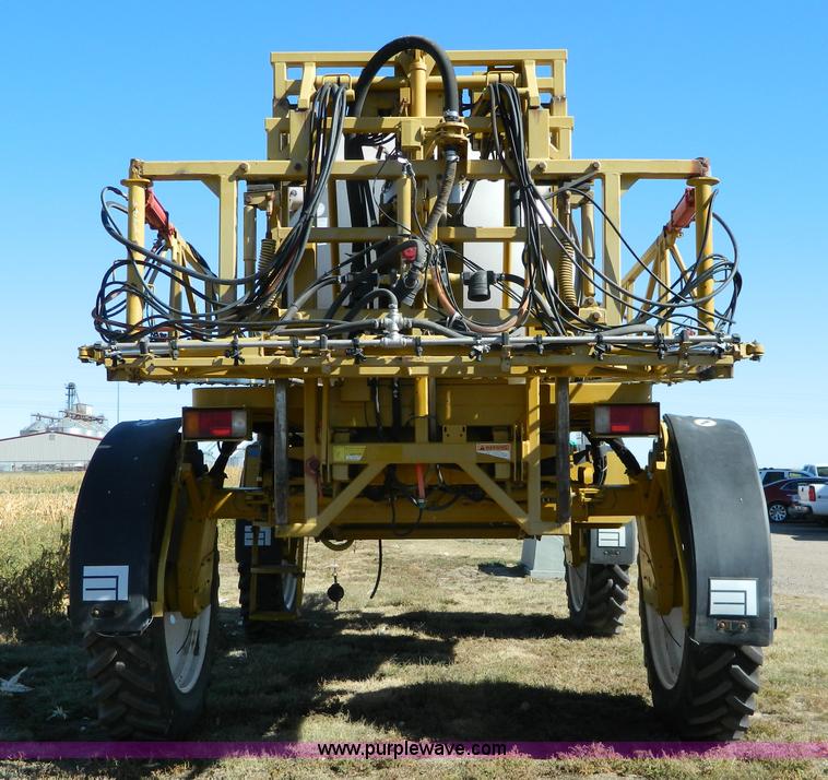 image for item K8202 2000 Ag-Chem RoGator 1254 self-propelled sprayer