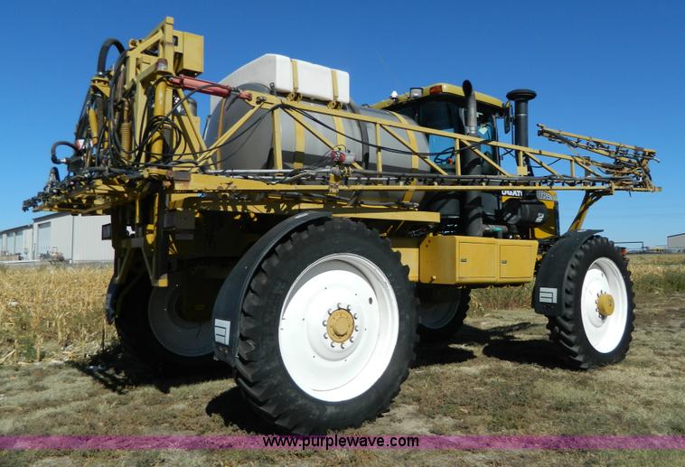 image for item K8202 2000 Ag-Chem RoGator 1254 self-propelled sprayer