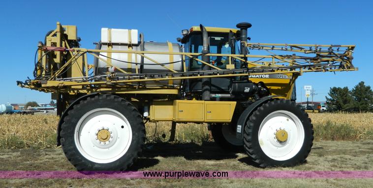 image for item K8202 2000 Ag-Chem RoGator 1254 self-propelled sprayer