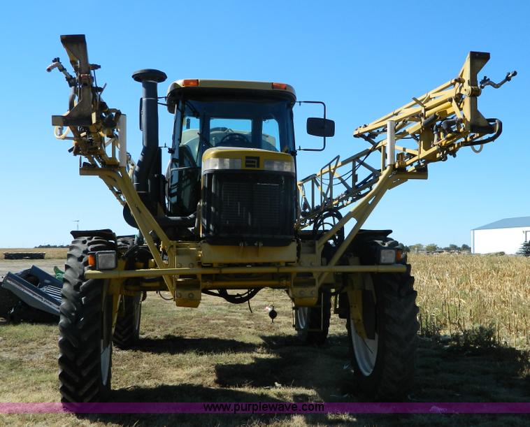 image for item K8202 2000 Ag-Chem RoGator 1254 self-propelled sprayer