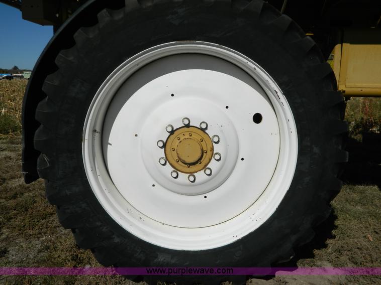 image for item K8202 2000 Ag-Chem RoGator 1254 self-propelled sprayer