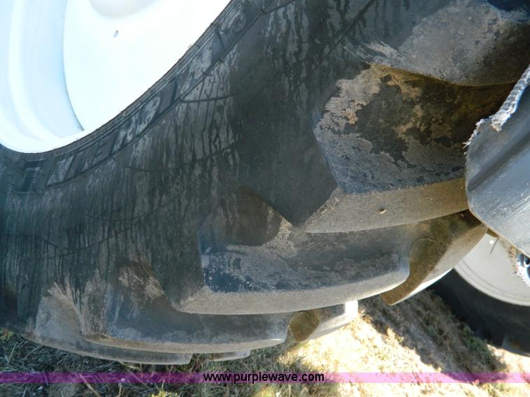 image for item K8202 2000 Ag-Chem RoGator 1254 self-propelled sprayer