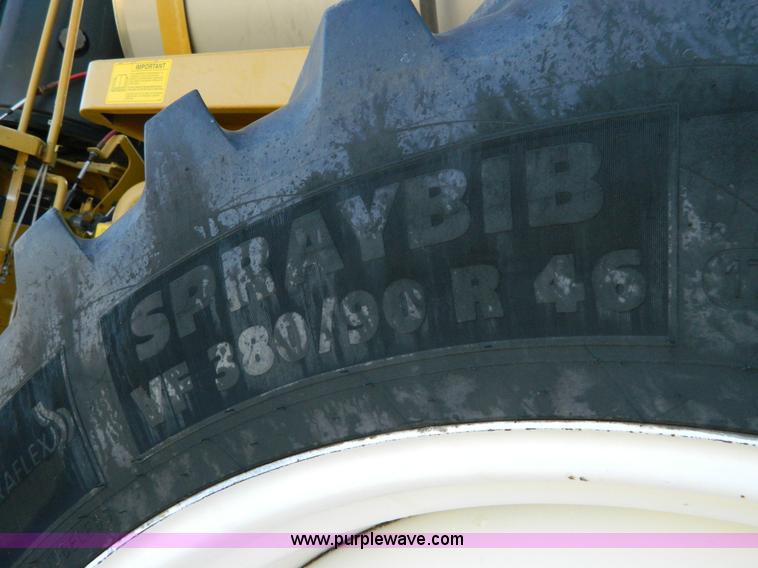 image for item K8202 2000 Ag-Chem RoGator 1254 self-propelled sprayer