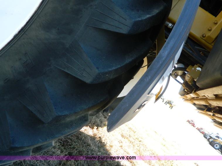 image for item K8202 2000 Ag-Chem RoGator 1254 self-propelled sprayer