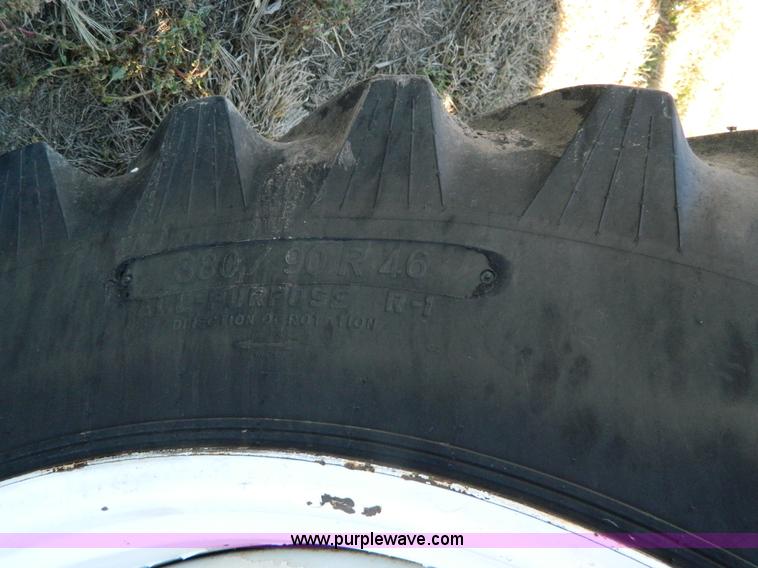 image for item K8202 2000 Ag-Chem RoGator 1254 self-propelled sprayer