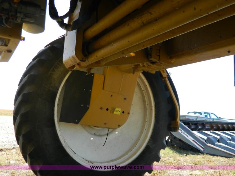 image for item K8202 2000 Ag-Chem RoGator 1254 self-propelled sprayer