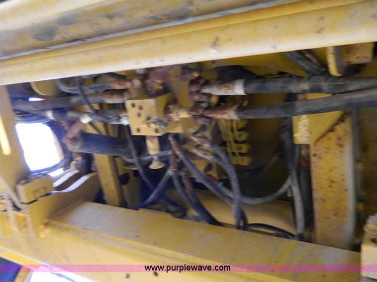 image for item K8202 2000 Ag-Chem RoGator 1254 self-propelled sprayer