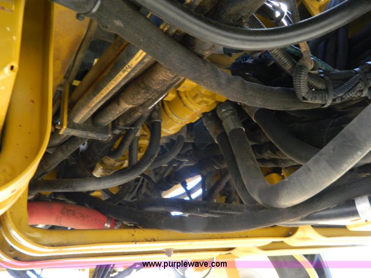 image for item K8202 2000 Ag-Chem RoGator 1254 self-propelled sprayer