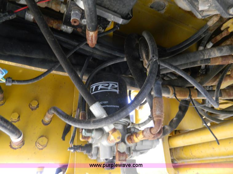 image for item K8202 2000 Ag-Chem RoGator 1254 self-propelled sprayer