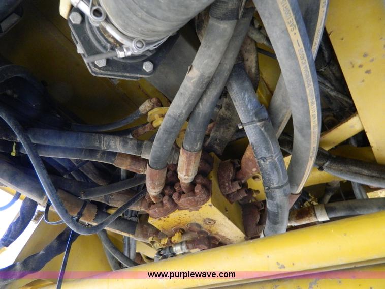 image for item K8202 2000 Ag-Chem RoGator 1254 self-propelled sprayer