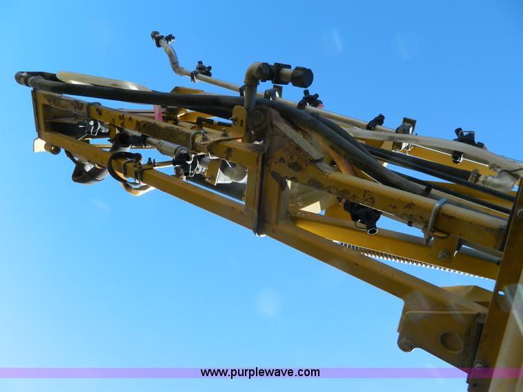 image for item K8202 2000 Ag-Chem RoGator 1254 self-propelled sprayer