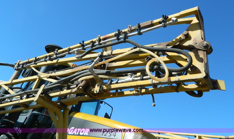image for item K8202 2000 Ag-Chem RoGator 1254 self-propelled sprayer