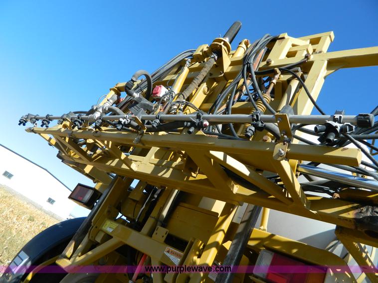 image for item K8202 2000 Ag-Chem RoGator 1254 self-propelled sprayer