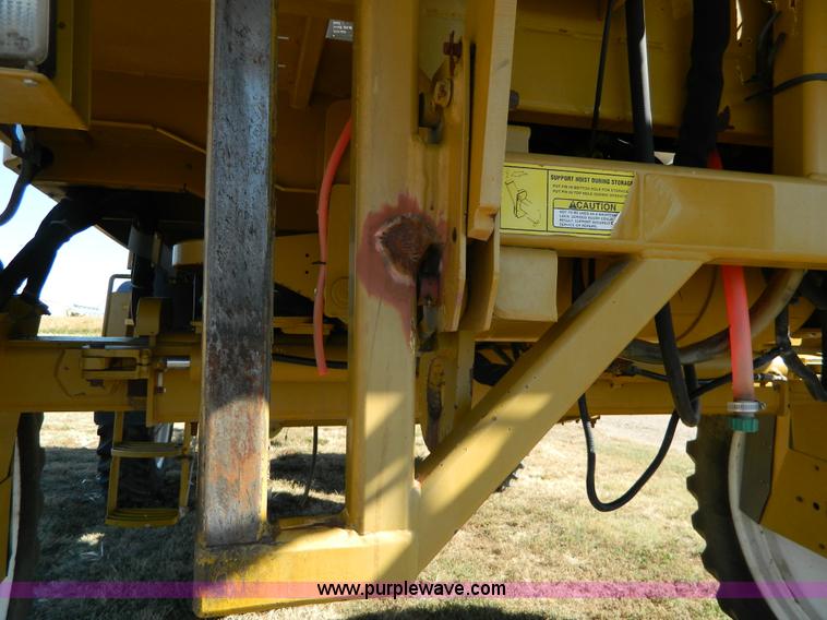 image for item K8202 2000 Ag-Chem RoGator 1254 self-propelled sprayer