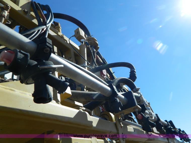 image for item K8202 2000 Ag-Chem RoGator 1254 self-propelled sprayer