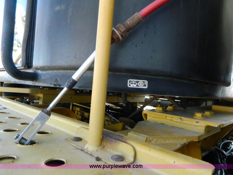 image for item K8202 2000 Ag-Chem RoGator 1254 self-propelled sprayer