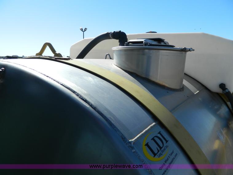 image for item K8202 2000 Ag-Chem RoGator 1254 self-propelled sprayer