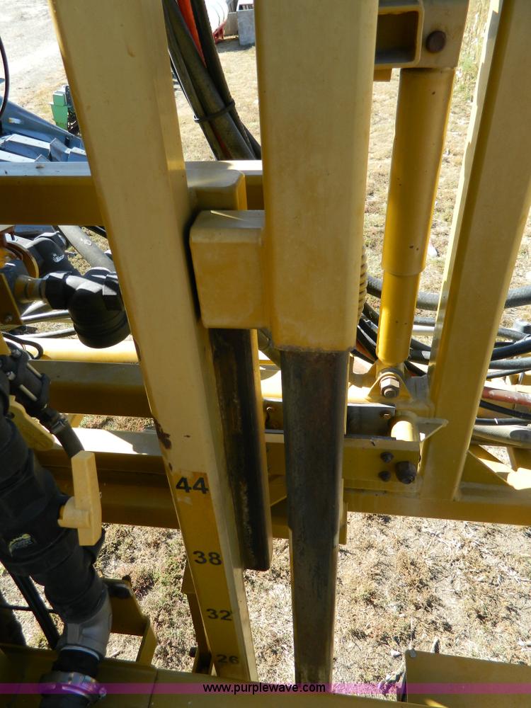 image for item K8202 2000 Ag-Chem RoGator 1254 self-propelled sprayer