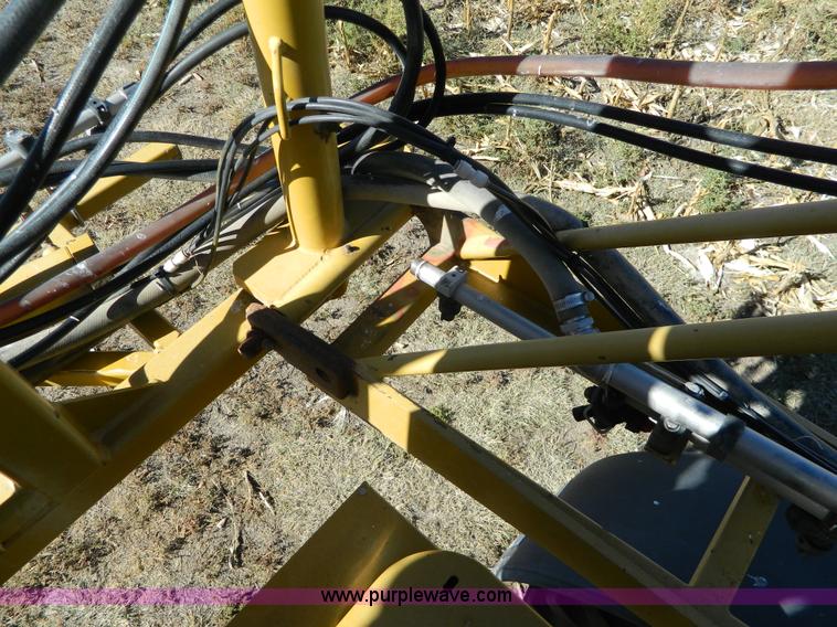 image for item K8202 2000 Ag-Chem RoGator 1254 self-propelled sprayer