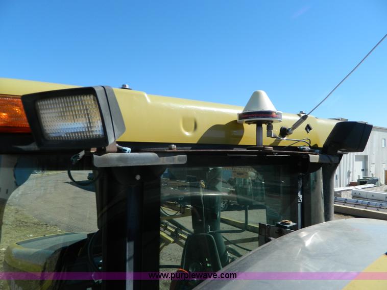 image for item K8202 2000 Ag-Chem RoGator 1254 self-propelled sprayer