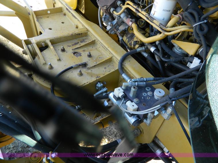 image for item K8202 2000 Ag-Chem RoGator 1254 self-propelled sprayer