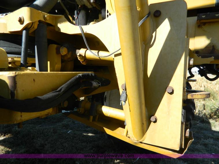 image for item K8202 2000 Ag-Chem RoGator 1254 self-propelled sprayer