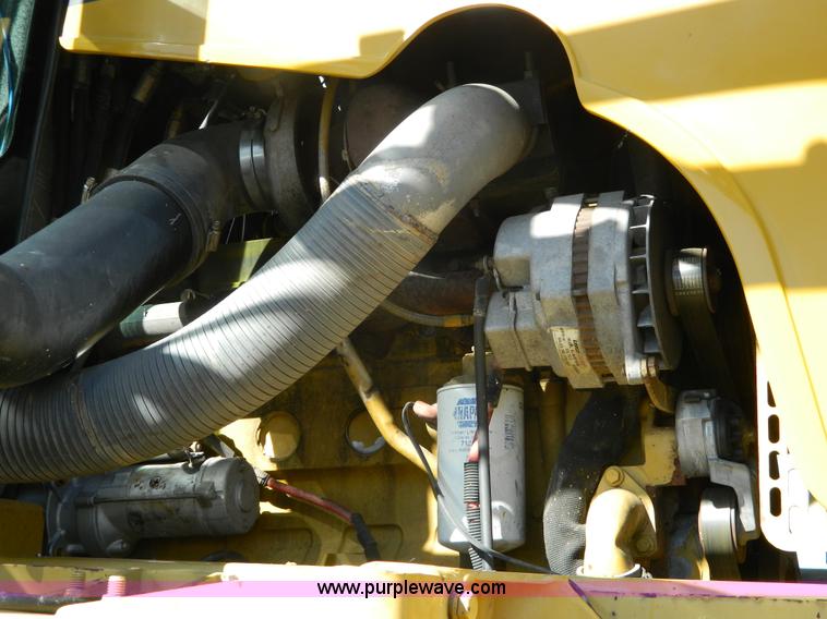 image for item K8202 2000 Ag-Chem RoGator 1254 self-propelled sprayer