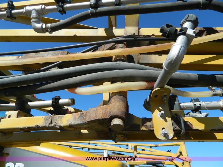 image for item K8202 2000 Ag-Chem RoGator 1254 self-propelled sprayer