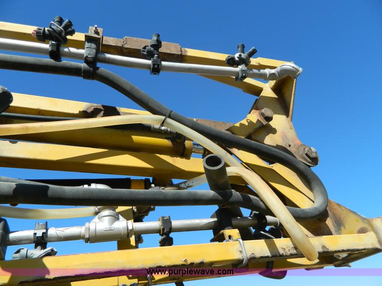 image for item K8202 2000 Ag-Chem RoGator 1254 self-propelled sprayer