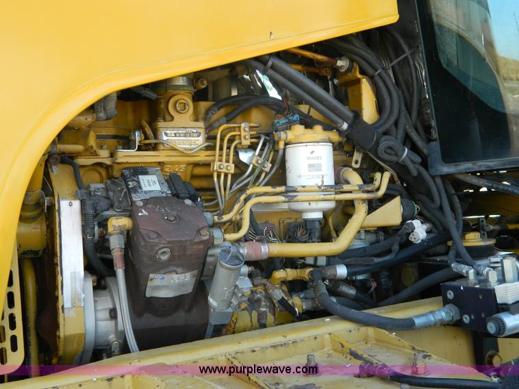 image for item K8202 2000 Ag-Chem RoGator 1254 self-propelled sprayer