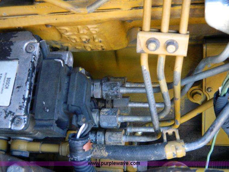 image for item K8202 2000 Ag-Chem RoGator 1254 self-propelled sprayer