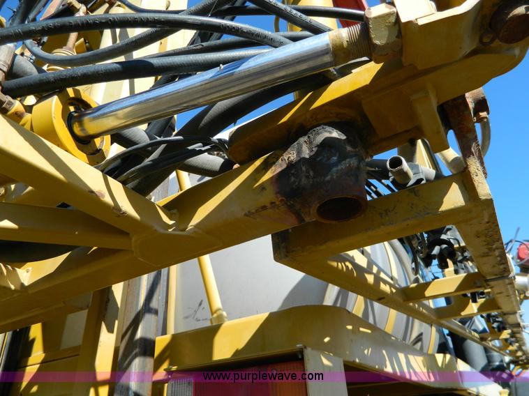 image for item K8202 2000 Ag-Chem RoGator 1254 self-propelled sprayer