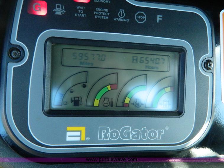 image for item K8202 2000 Ag-Chem RoGator 1254 self-propelled sprayer