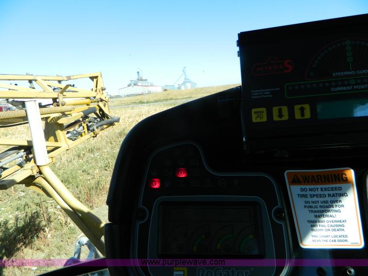 image for item K8202 2000 Ag-Chem RoGator 1254 self-propelled sprayer